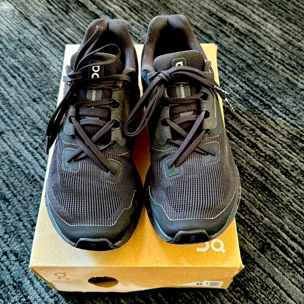 On Women’s Cloudstratus in original packaging